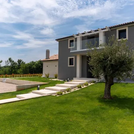 Apartament Mary's With Pool