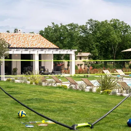 Apartament Mary's With Pool Marciano