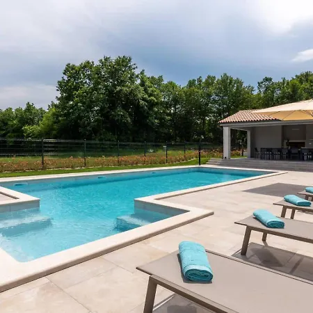 Mary's With Pool Marciano