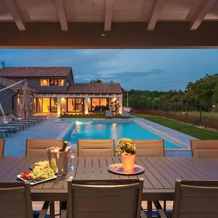 Mary's With Pool * Marciano