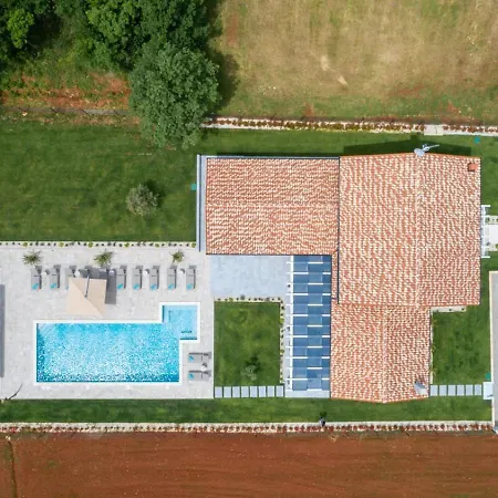 Apartament Mary's With Pool