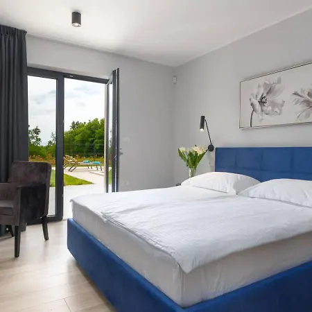 Mary's With Pool Apartament Marciano